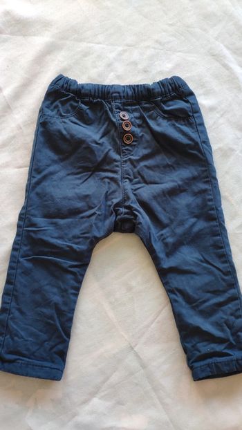 Pantalon Kiabi marine 24 mois bouton marron élastique à la taille