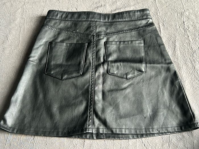 Petite jupe en similicuir enfant - photo numéro 3