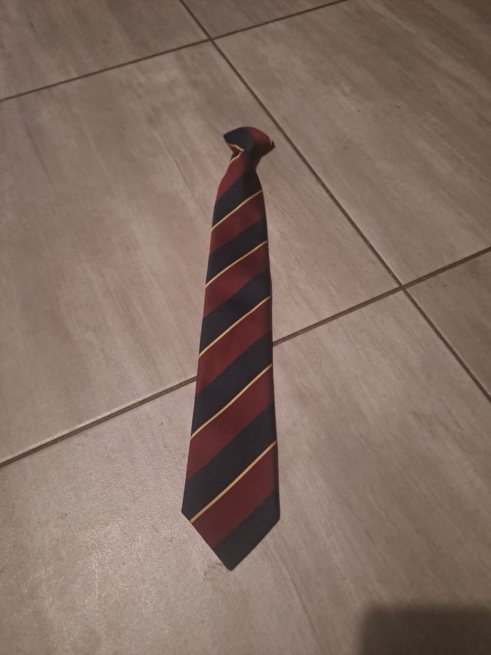 Cravate crochet California Club