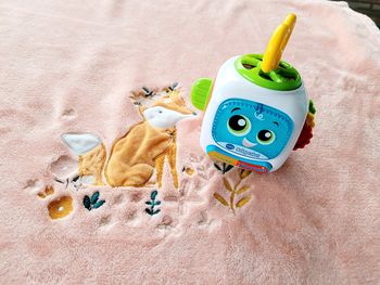 Robot d'éveil interactif