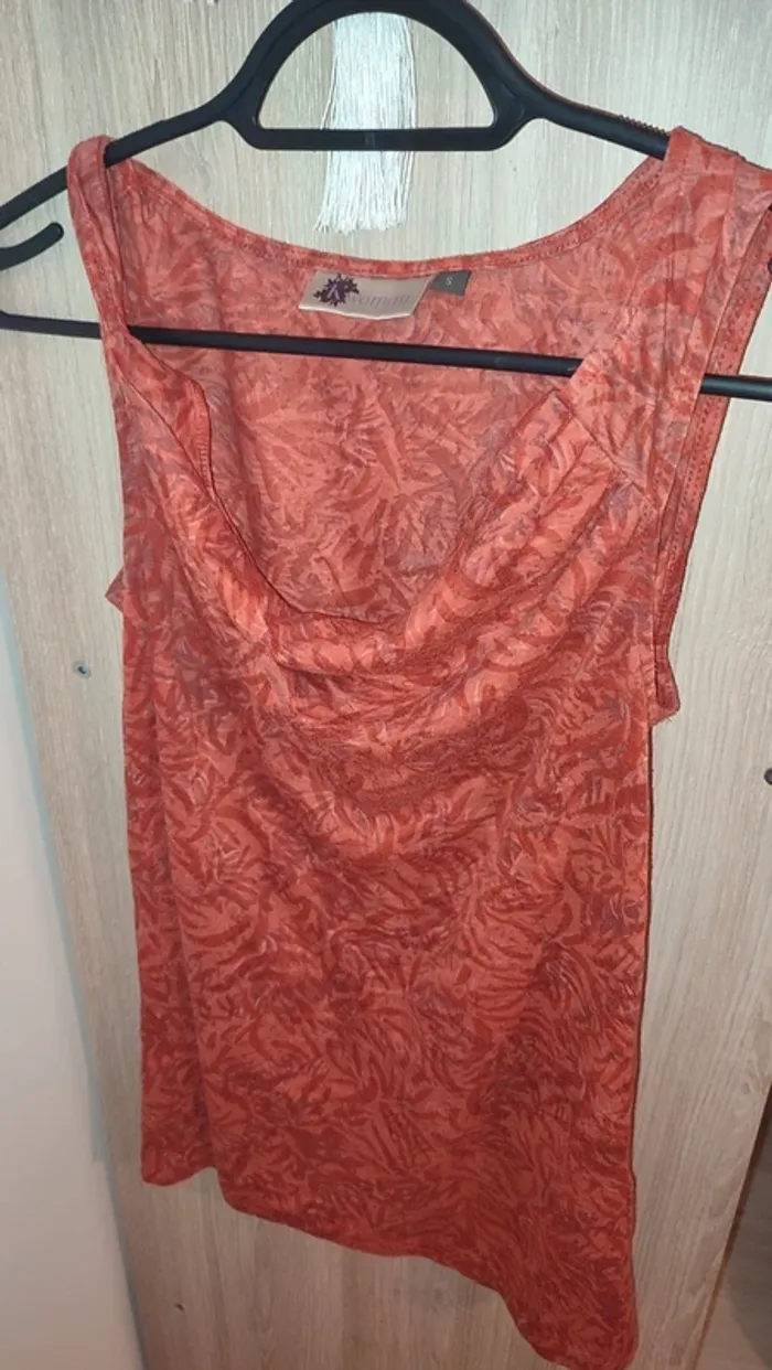 T-shirt fleuri orange léger