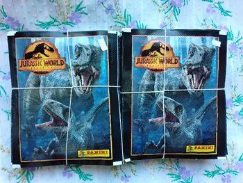 Lot Panini Jurassic World Le monde d'après - 50 pochettes scellées