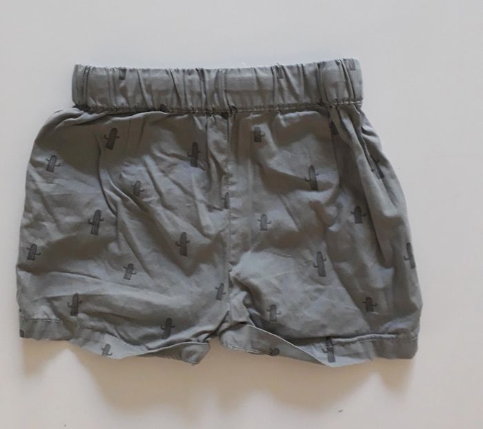 Short 1 an - photo numéro 3