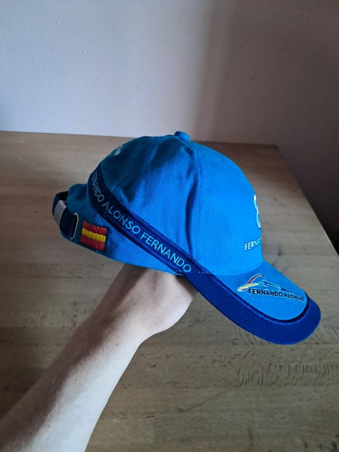 Casquette Fernando Alonso chez Renault F1 Team numéro 8 - photo numéro 3