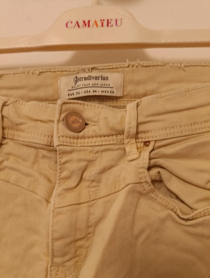 Pantalon Beige Coupe Droite Stradivarius – Taille 36 - photo numéro 2