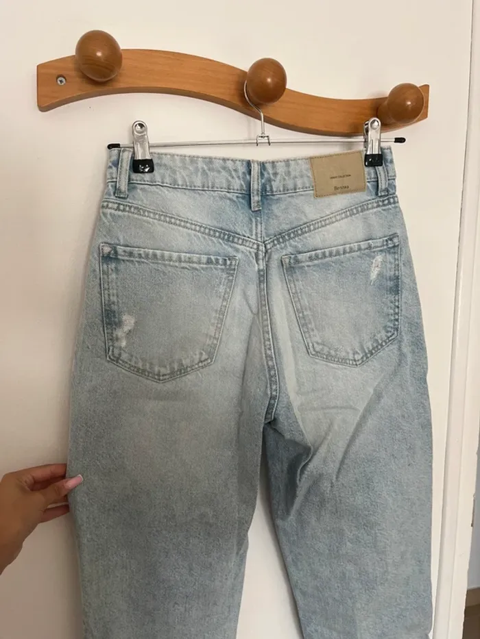 Jean mom troué Bershka - photo numéro 2