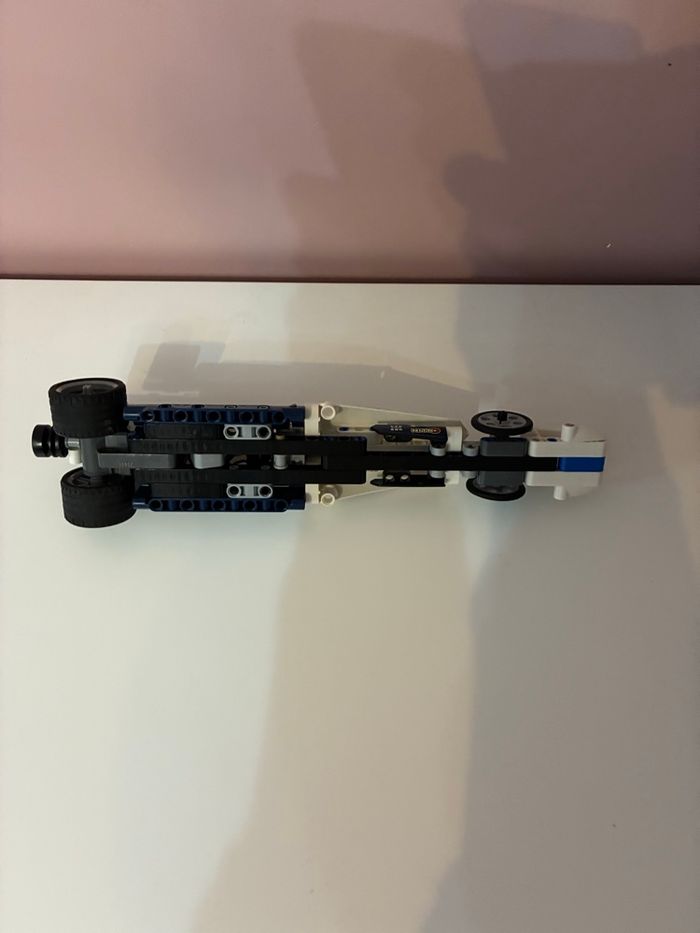Lego Technic 42033 le bolide imbattable voiture - photo numéro 6