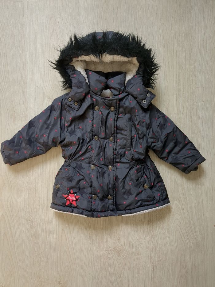 Doudoune étoilée 2 ans