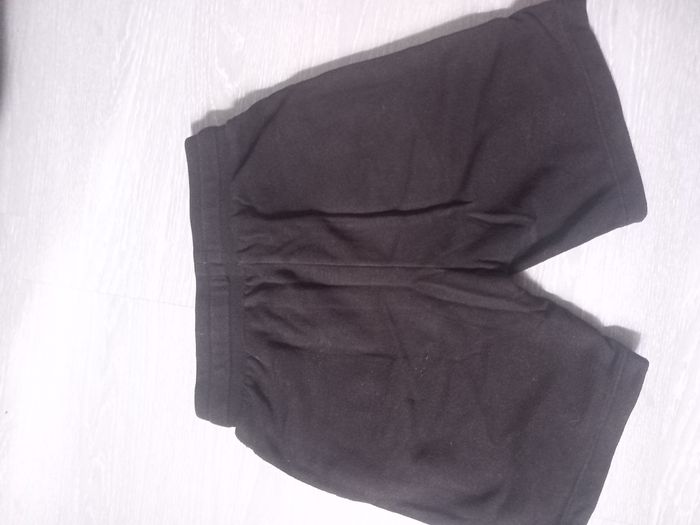 Short noir H&M enfant 7-8ans - photo numéro 5