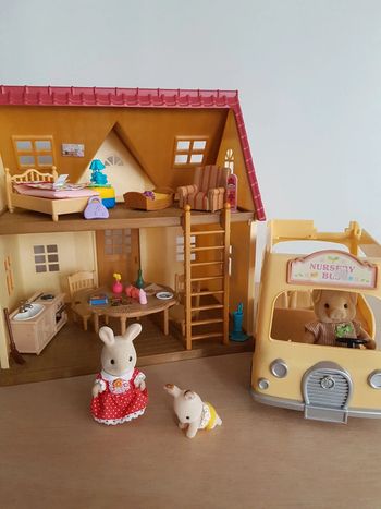 Sylvanian Families maison, famille et bus