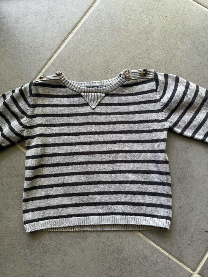 Pull rayé gris noir Taille 12 mois - photo numéro 2