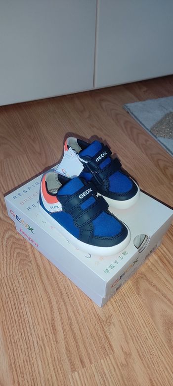 Basket/ chaussures geox neuve taille 21