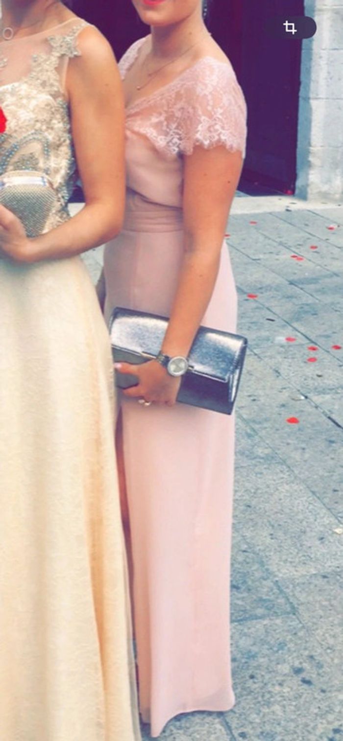 Robe longue cérémonie rose poudré marque Asos en taille 38.