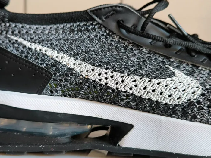 NEUF Nike chaussures Air Max FlyKnit Racer (noir / blanc) pointure 45 - photo numéro 6
