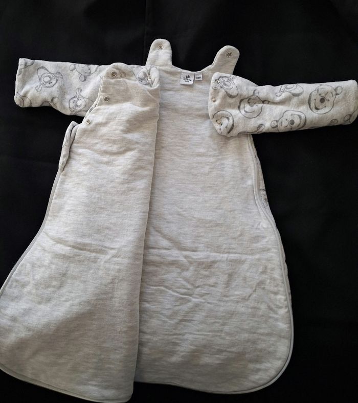 Gigoteuse manches amovibles - Winnie l'ourson grise 0-6 mois comme neuve - Marque Disney baby - photo numéro 8