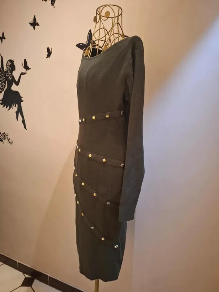 Robe pull kaki cloutée - photo numéro 3