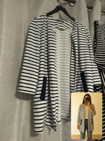 Gilet rayé blanc et bleu marine