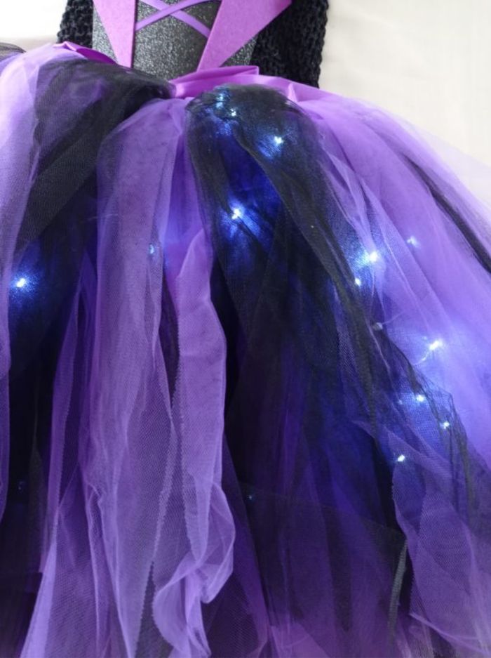 Costume sorcière et accessoires LED 5ans - photo numéro 5