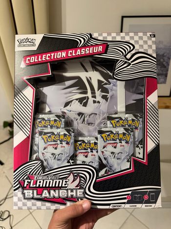Pokémon coffret classeur Flammes Blanches - EV.10.5