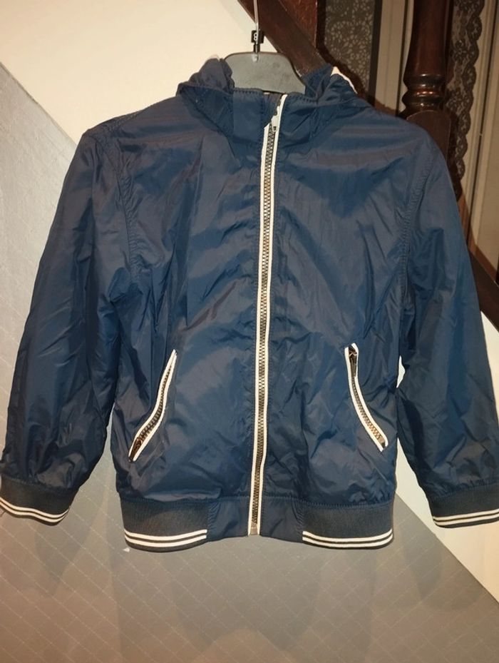Blouson garçon mi-saison t. 6 ans