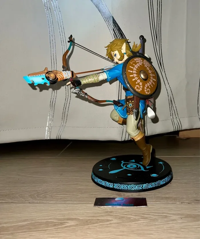 Figurine Collector "LINK" The Legend of Zelda Breath of The Wild 25cm Occasion