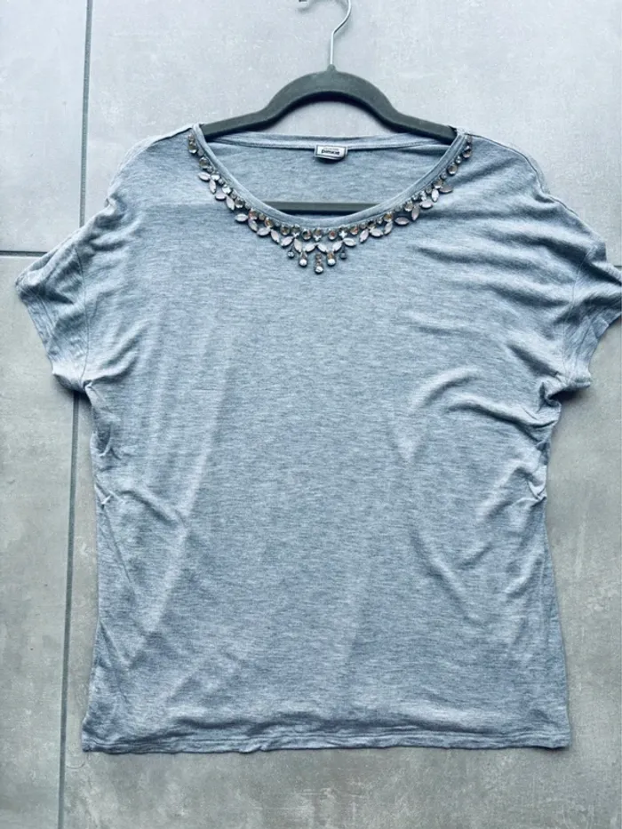 Magnifique t-shirt bijoux Pimkie gris