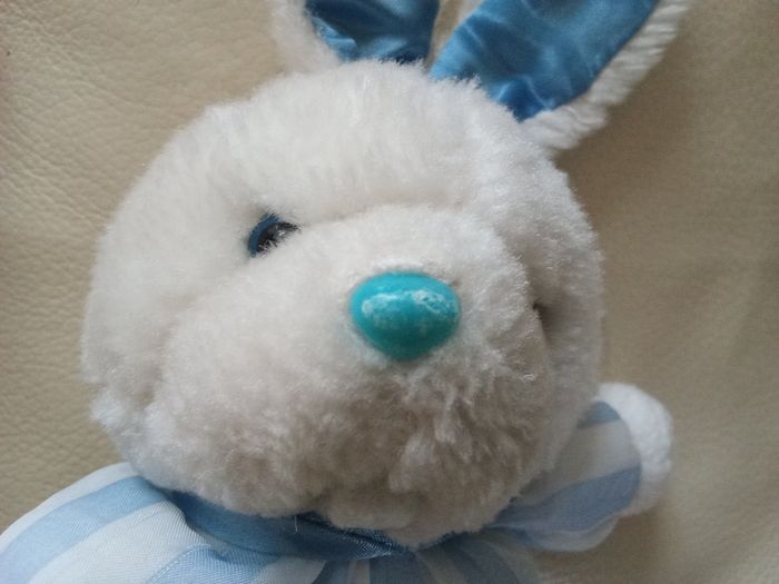 Doudou peluche  lapin blanc bleu clair  Pampers vintage rayé  rayures nez bleu - photo numéro 9