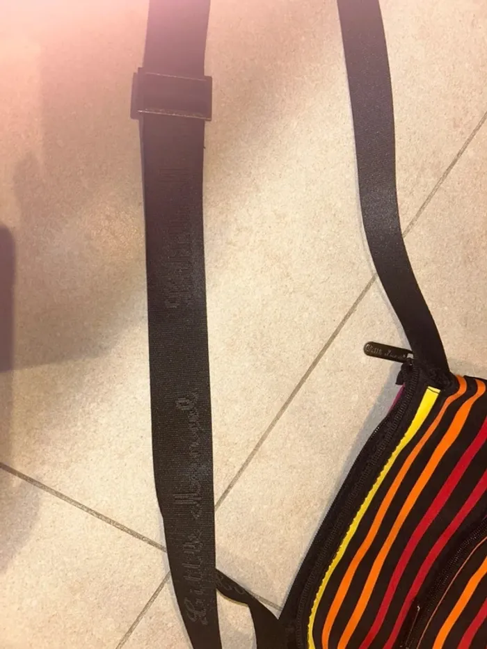 Sac pochette bandoulière rigide plate Little Marcel - photo numéro 17