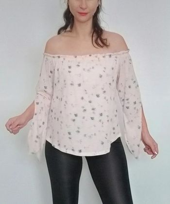 Blouse épaules nues fleurie Bershka taille 36