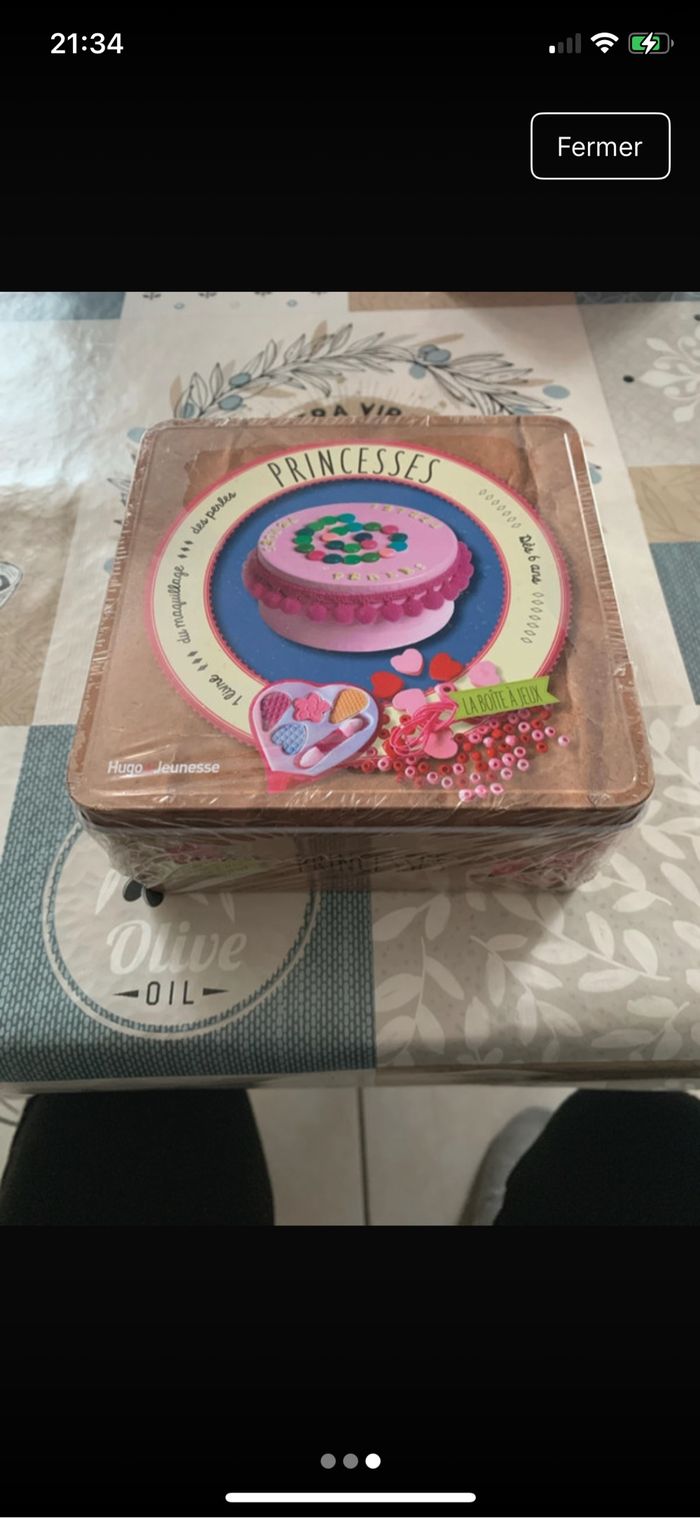 Cadeau pour petite fille avec perles, maquillage et un livret - Neuf - photo numéro 3