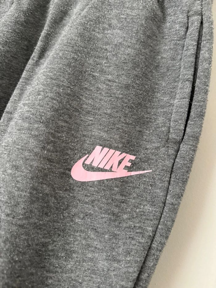 👖jogging fille Nike - 3-4 ans - bon état - photo numéro 2
