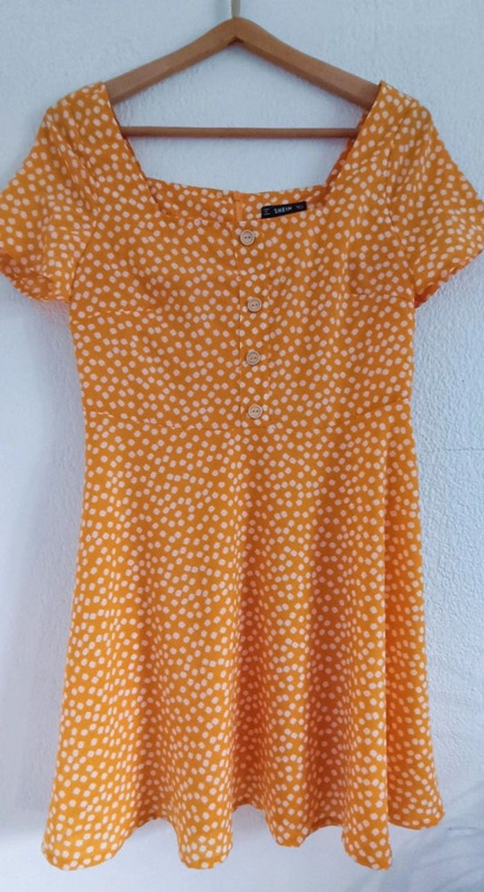 Jolie robe fraîche et lumineuse taille M - photo numéro 4