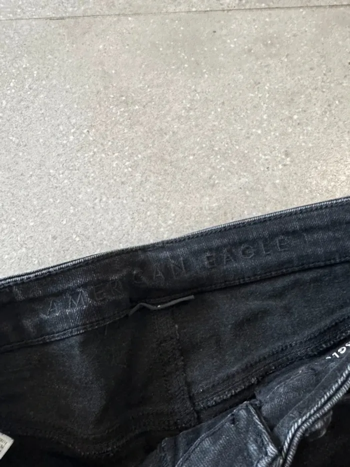 Jean noir American Eagle, très bon état, 38x100cm - photo numéro 2