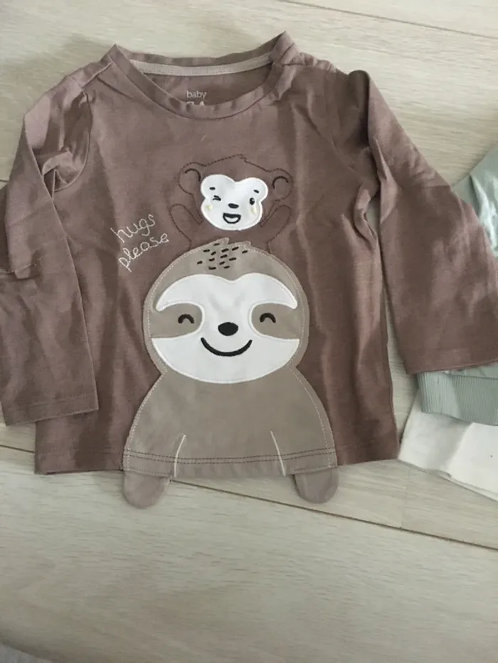 Lot t-shirt manches longues 9-12 mois C&A - photo numéro 2