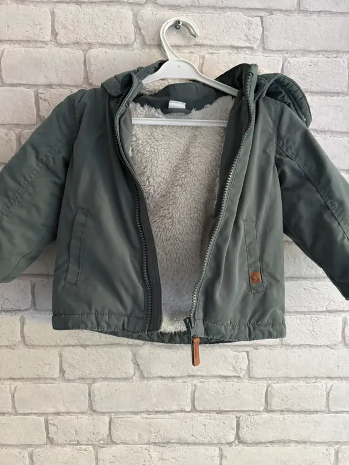 Manteau H&M taille 12/18 mois