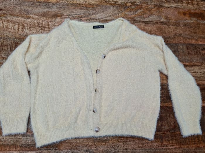 Gilet cardigan court en poil crème taille M