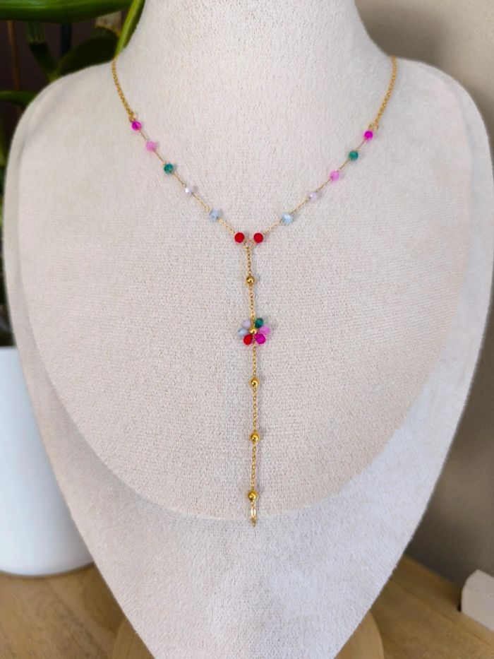 Pendentif doré en Y avec fleur marguerite et perles multicolores - photo numéro 2