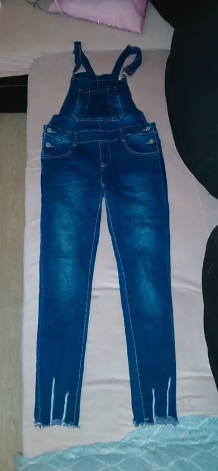 Salopette en jeans femme - photo numéro 2