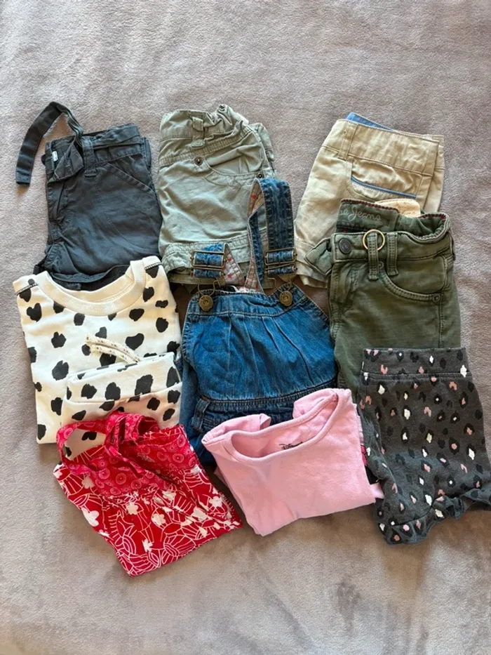 Lot de 9 vêtements fille taille 2 ans / 24 mois en très bon état