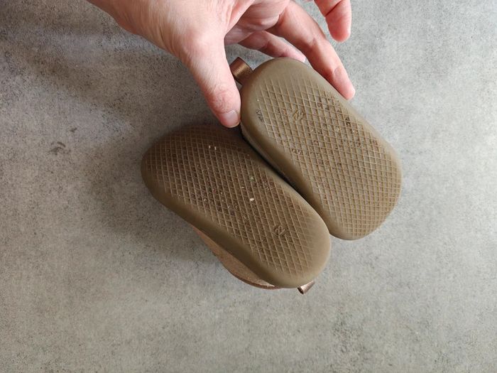 Baskets bottines en cuir à scratch dorées vertbaudet taille 22 - photo numéro 4