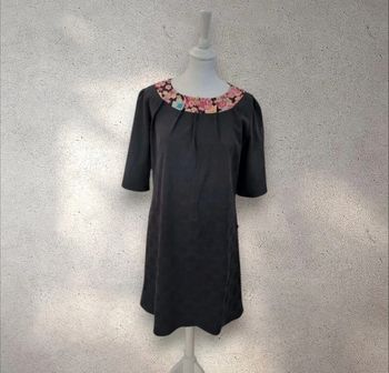 Robe manches évasées noir col motifs fleuris taille 40