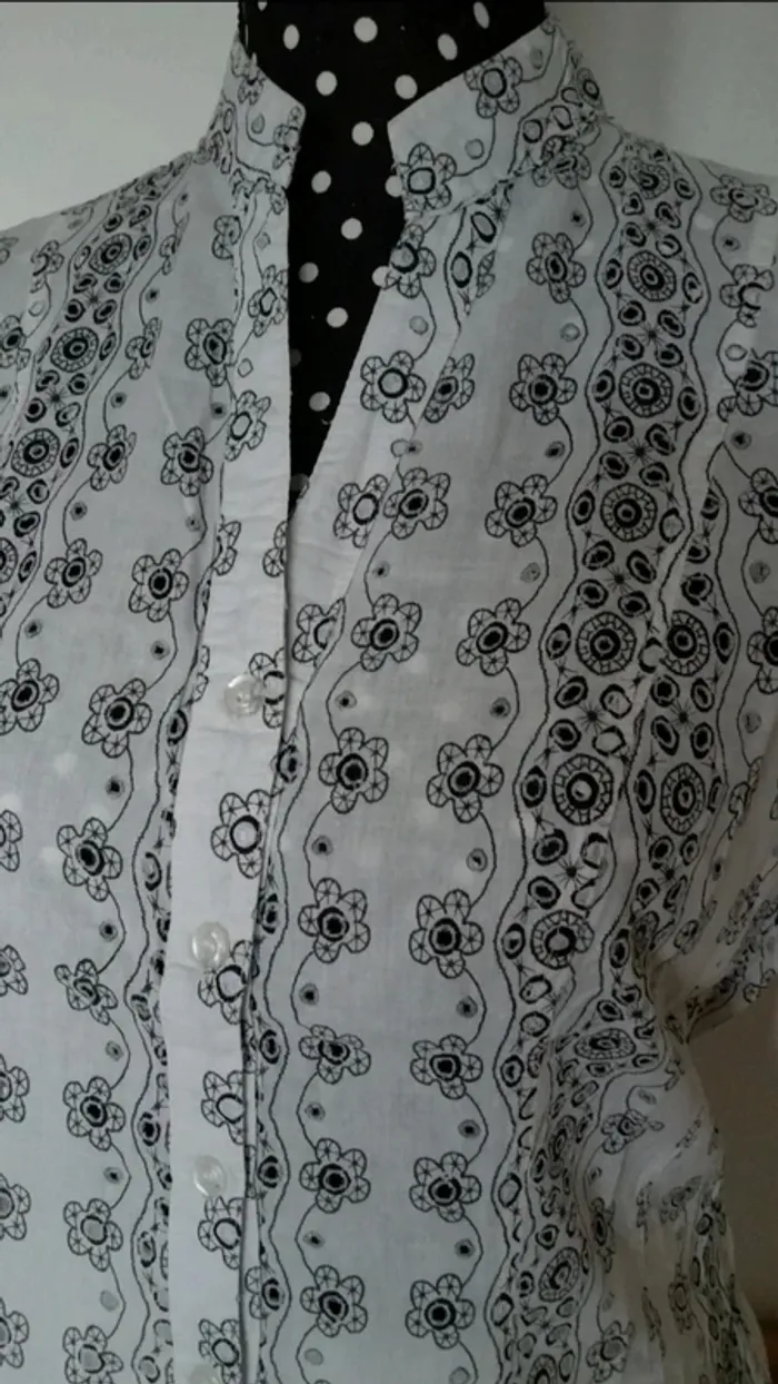 Chemise manches courtes, blanche et noire - photo numéro 2