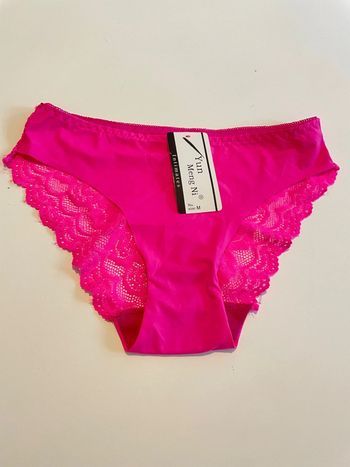 Culotte rose fuchsia en dentelle taille S/M
