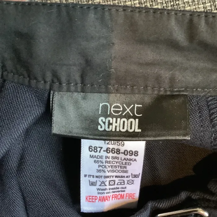 Jupe bleu marine plissée next school neuve 6 ans - photo numéro 3