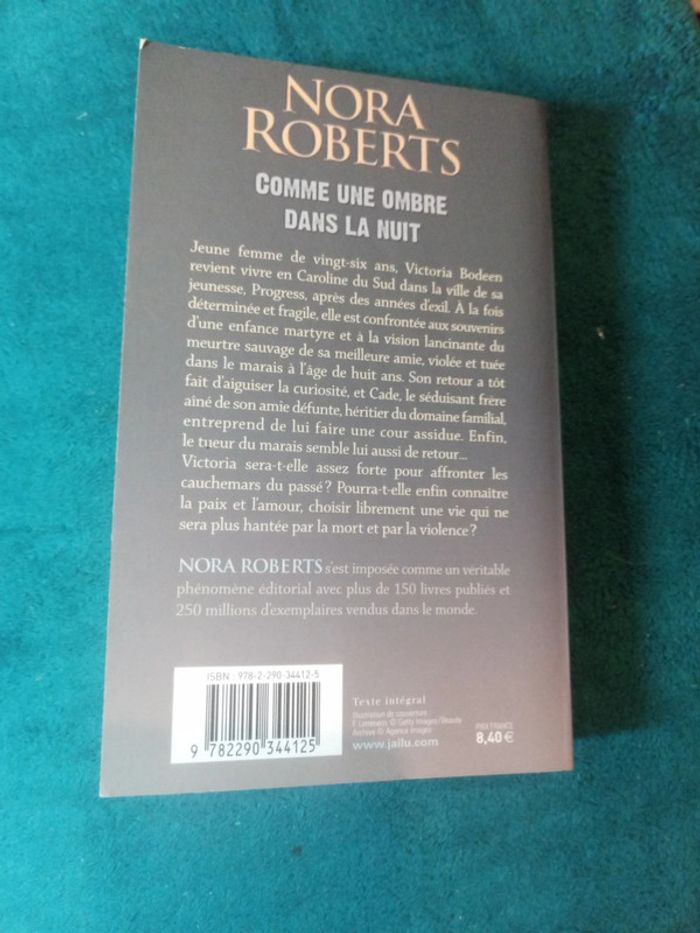 Nora Roberts - Comme une ombre dans la nuit - photo numéro 2
