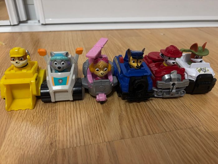 Lot 6 figurines pat patrouille