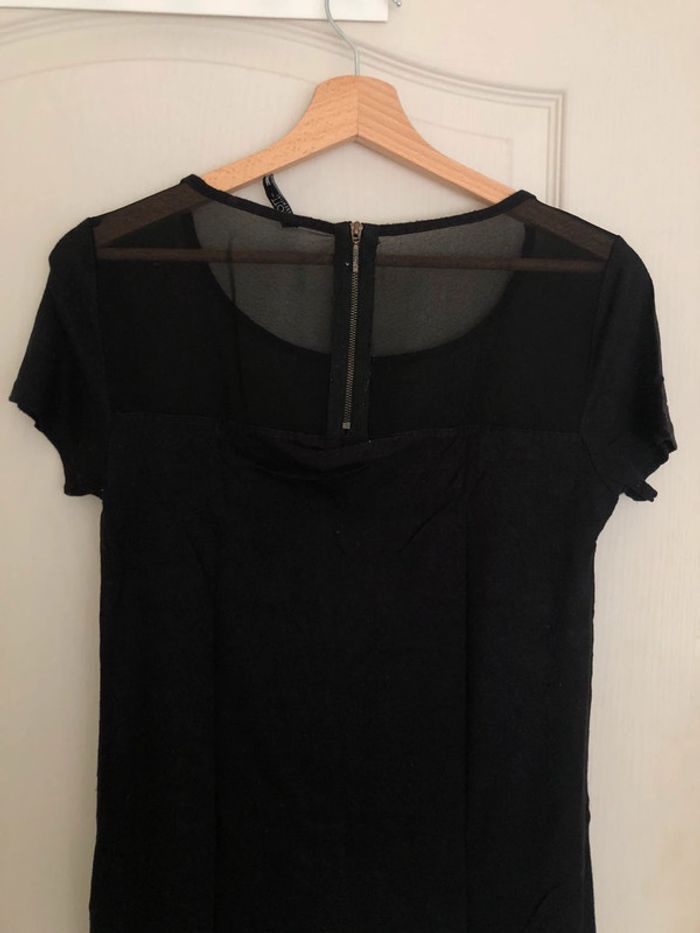 T-shirt nera con trasparenza - photo numéro 3
