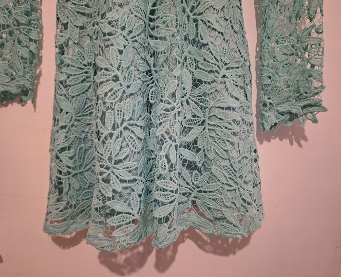 Robe turquoise en dentelle - photo numéro 4