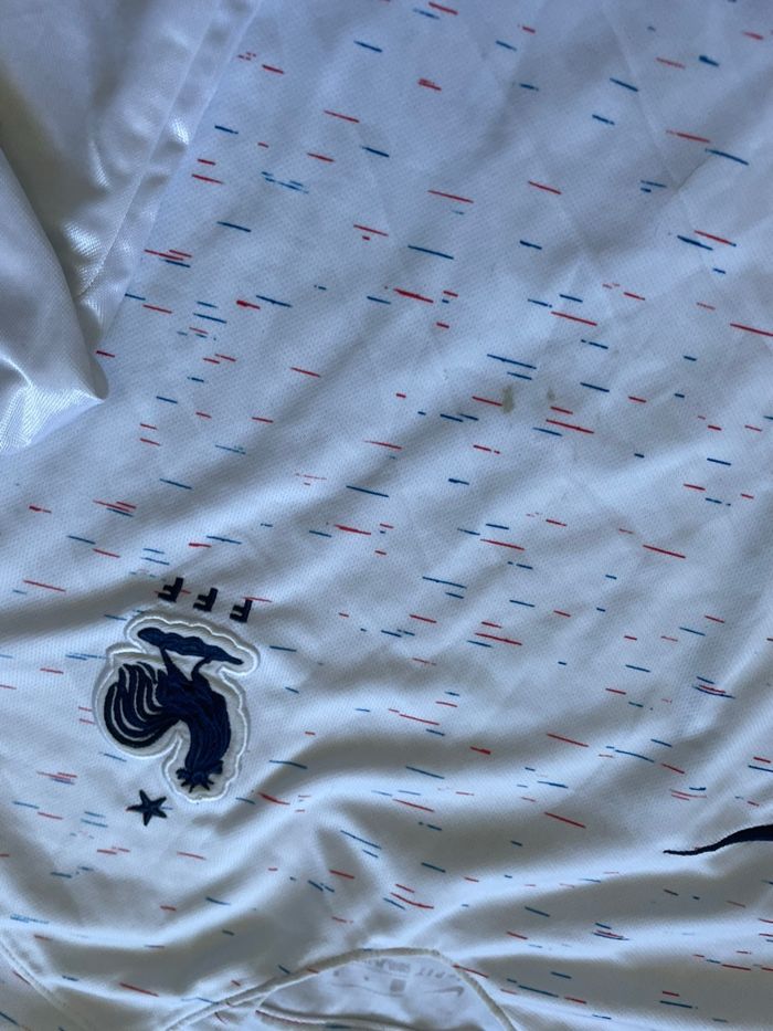 À vendre en l’état 3 maillots de football - photo numéro 4