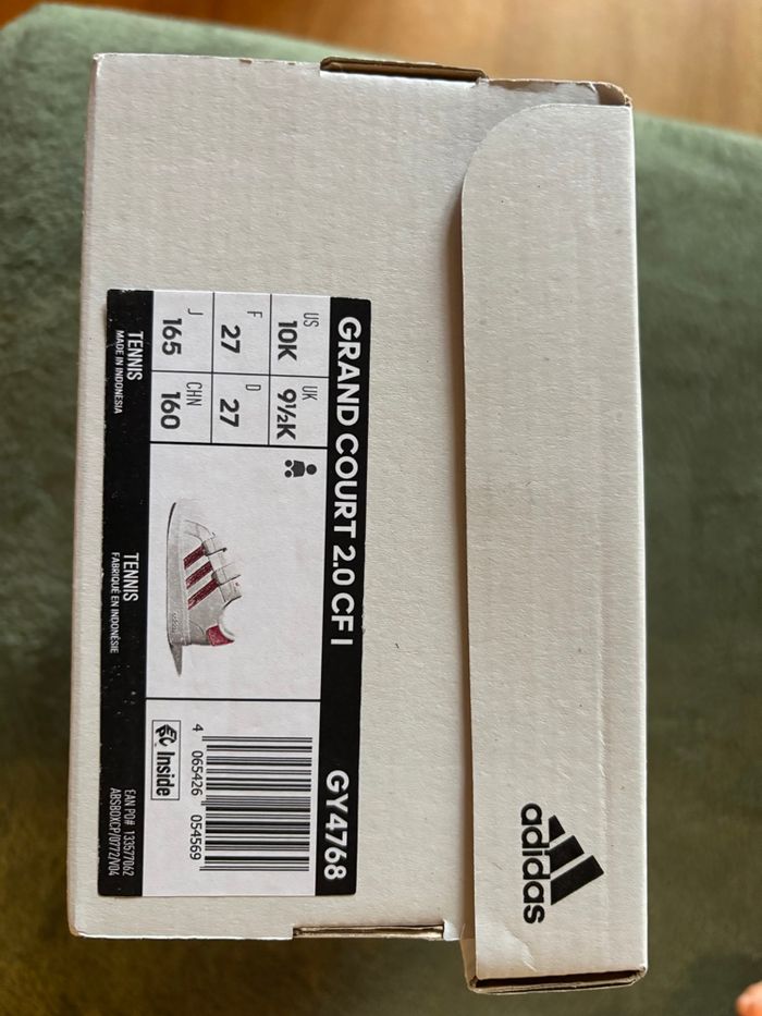 Basket Adidas taille 27 neuf - photo numéro 3